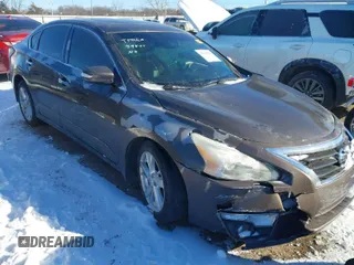 2015 Nissan Altima SL with VIN 1N4AL3AP2FN408428, listed as a IAAI auction lot 41613046 with 170,381 mi miles and . Bid and sale history available at carsss.com. Image 1.