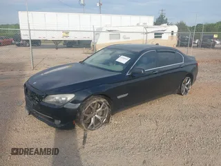 2010 BMW 7 Series 750Li xDrive z VIN WBAKC8C54ACY68974, wystawiony jako IAAI lot #42183526 z przebiegiem 80 415 mil mil oraz . Historia ofert i sprzedaży dostępna na DreamBid. Obrazek 2.