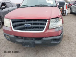 2004 Ford Expedition Special Service with VIN 1FMPU15L44LB86041, listed as a IAAI auction lot 41411675 with 1 mi miles. Bid and sale history available at carsss.com. Image 6.