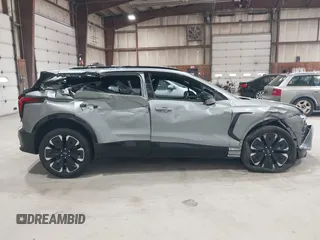 2024 Chevrolet Blazer EV eAWD RS z VIN 3GNKDCRJ7RS159749, wystawiony jako IAAI lot #42115099 z przebiegiem 3930 mil mil oraz . Historia ofert i sprzedaży dostępna na DreamBid. Obrazek 14.