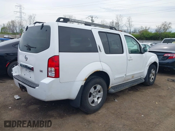 2007 Nissan Pathfinder SE with VIN 5N1AR18W97C640012, listed as a IAAI auction lot 42062693 with 298,370 mi miles. Bid and sale history available at carsss.com. Image 4.