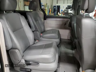 2014 Volkswagen Routan SE with VIN 2C4RVABG5ER135352, listed as a Copart auction lot 51677515 with 136,833 mi miles and Clean title. Bid and sale history available at DreamBid. Image 11.