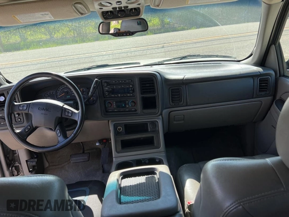 2005 GMC Yukon XL SLT with VIN 1GKFK16Z25J182614, listed as a Copart auction lot 48441255 with 110,529 mi miles and Salvage Title. Bid and sale history available at carsss.com. Image 9.