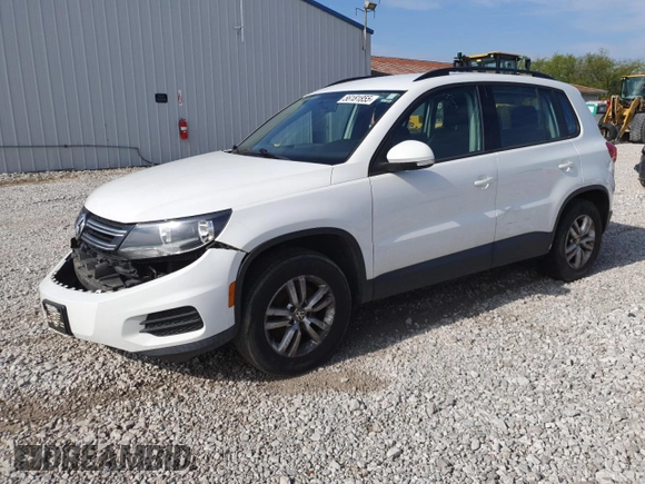 2015 Volkswagen Tiguan S z VIN WVGAV7AXXFW538541, wystawiony jako Copart lot #56181855 z przebiegiem 120 485 mil mil oraz Czysty tytuł • Clean title. Historia ofert i sprzedaży dostępna na DreamBid. Obrazek 1.