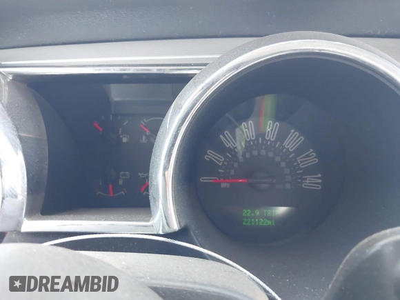 2005 Ford Mustang GT Deluxe with VIN 1ZVHT82H655105001, listed as a IAAI auction lot 42635546 with 221,122 mi miles and . Bid and sale history available at DreamBid. Image 7.