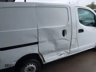2014 Nissan NV200 S z VIN 3N6CM0KN0EK701502, wystawiony jako IAAI lot #41549271 z przebiegiem 122 060 mil mil oraz . Historia ofert i sprzedaży dostępna na DreamBid. Obrazek 6.