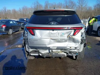 2022 Hyundai Tucson SEL with VIN 5NMJBCAEXNH025957, listed as a IAAI auction lot 41636130 with 40,804 mi miles and . Bid and sale history available at carsss.com. Image 6.