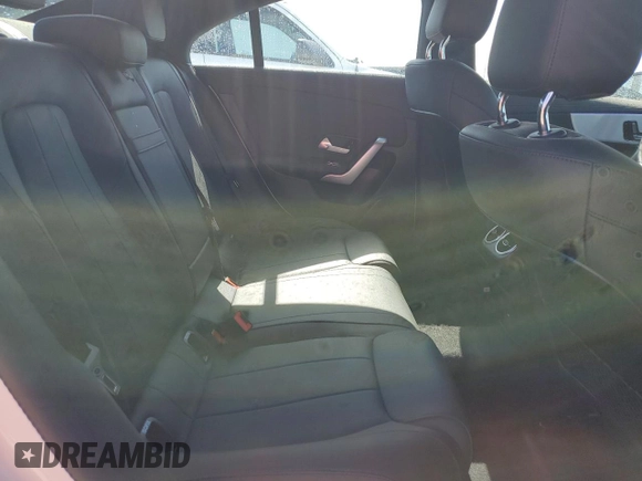 2025 Mercedes-Benz CLA 250 z VIN W1K5J4GB4SN522417, wystawiony jako Copart lot #56221135 z przebiegiem 17 314 mil mil oraz Tytuł czysty. Historia ofert i sprzedaży dostępna na DreamBid. Obrazek 10.