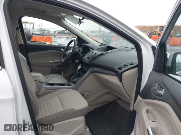 2015 Ford Escape SE with VIN 1FMCU0GXXFUB96076, listed as a IAAI auction lot 40914596 with 134,066 mi miles. Bid and sale history available at carsss.com. Image 5.