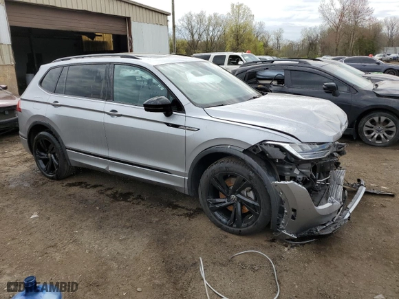 2023 Volkswagen Tiguan SE R-Line Black with VIN 3VV8B7AX8PM023049, listed as a Copart auction lot 51946414 with 20,761 mi miles and Salvage Title. Bid and sale history available at carsss.com. Image 4.