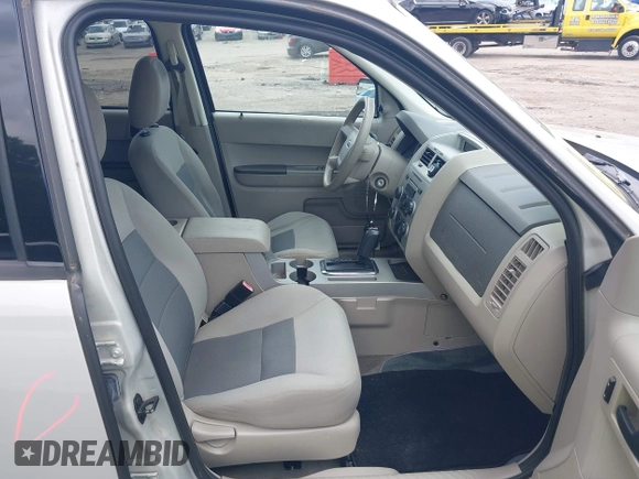 2008 Ford Escape XLT с VIN 1FMCU03118KD15147, выставлен на аукционе IAAI как лот 42223618 с пробегом 146 868 миль миль и . История ставок и продаж доступна на DreamBid. Изображение 5.