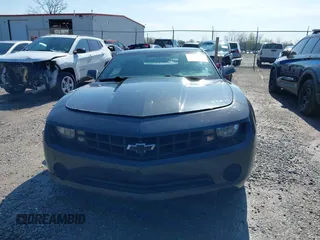 2013 Chevrolet Camaro LS z VIN 2G1FA1E35D9156989, wystawiony jako IAAI lot #41999082 z przebiegiem 168 616 mil mil oraz . Historia ofert i sprzedaży dostępna na DreamBid. Obrazek 12.