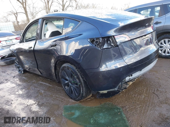2024 Tesla Model Y Long Range with VIN 7SAYGDEE0RA300064, listed as a IAAI auction lot 41640541 with 5,049 mi miles and . Bid and sale history available at DreamBid. Image 3.