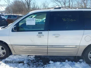2003 Ford Windstar z VIN 2FMZA56413BA44339, wystawiony jako IAAI lot #41253755 z przebiegiem 98 000 mil mil oraz . Historia ofert i sprzedaży dostępna na DreamBid. Obrazek 14.