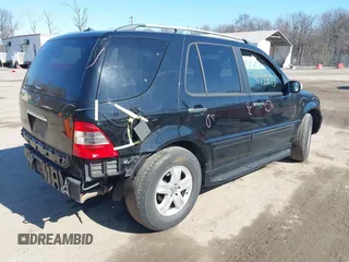 2005 Mercedes-Benz M-Class 3.7L with VIN 4JGAB57E05A537929, listed as a IAAI auction lot 41735013 with 175,695 mi miles. Bid and sale history available at carsss.com. Image 4.