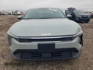 2025 Kia K4 LXS with VIN 3KPFT4DE8SE050010, listed as a Copart auction lot 46000115 with 1,667 mi miles and Salvage Title. Bid and sale history available at carsss.com. Image 5.