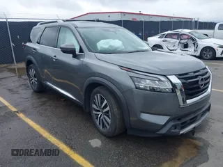 2022 Nissan Pathfinder Platinum with VIN 5N1DR3DK1NC267282, listed as a IAAI auction lot 42446072 with 41,586 mi miles and . Bid and sale history available at DreamBid. Image 1.