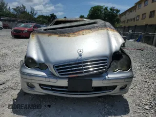 2005 Mercedes-Benz C 240 с VIN WDBRF61J75F592502, выставлен на аукционе Copart как лот 58052075 с пробегом Не указан миль и На запчасти • Non repairable. История ставок и продаж доступна на DreamBid. Изображение 5.