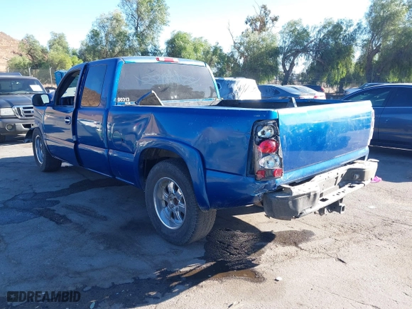 2000 Chevrolet Silverado 1500 LS with VIN 2GCEC19T9Y1186623, listed as a IAAI auction lot 40830351 with 1 mi miles. Bid and sale history available at carsss.com. Image 3.