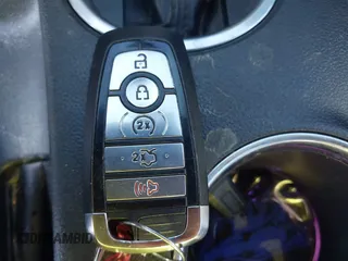 2021 Ford Mustang GT z VIN 1FA6P8CF9M5117126, wystawiony jako IAAI lot #41647619 z przebiegiem 31 076 mil mil oraz . Historia ofert i sprzedaży dostępna na DreamBid. Obrazek 11.