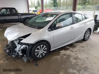 2018 Toyota Prius Two with VIN JTDKARFU0J3067850, listed as a IAAI auction lot 41976691 with 65,634 mi miles. Bid and sale history available at carsss.com. Image 17.