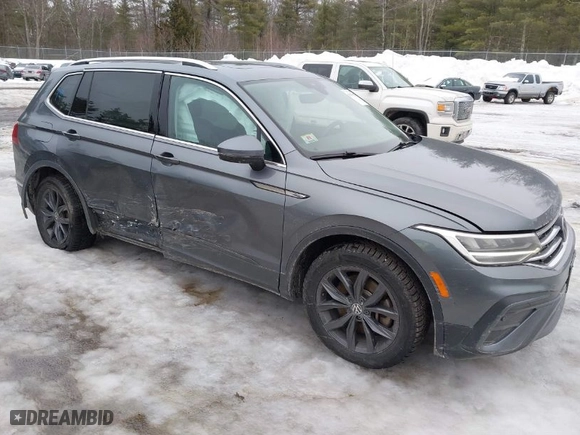 2022 Volkswagen Tiguan SE with VIN 3VV2B7AX8NM019151, listed as a IAAI auction lot 41637857 with 47,869 mi miles. Bid and sale history available at carsss.com. Image 1.