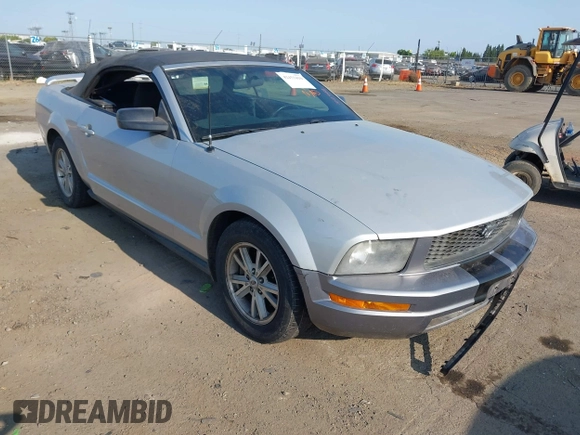 2006 Ford Mustang Standard с VIN 1ZVFT84N465102562, выставлен на аукционе IAAI как лот 42453410 с пробегом 142 098 миль миль и . История ставок и продаж доступна на DreamBid. Изображение 1.