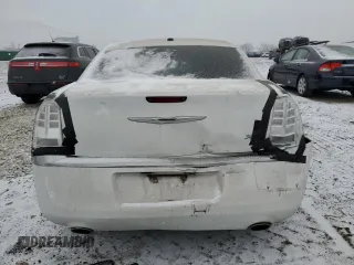 2014 Chrysler 300 with VIN 2C3CCAEGXEH358259, listed as a Copart auction lot 44725945 with 185,481 mi miles and Salvage Title. Bid and sale history available at carsss.com. Image 6.