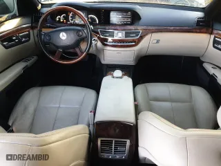 2009 Mercedes-Benz S-Class 5.5L V8 with VIN WDDNG71X39A277664, listed as a Copart auction lot 84507304 with 110,006 mi miles and Salvage Title. Bid and sale history available at carsss.com. Image 8.