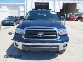 2011 Toyota Tundra z VIN 5TFEY5F17BX103583, wystawiony jako IAAI lot #42017676 z przebiegiem 158 466 mil mil oraz . Historia ofert i sprzedaży dostępna na DreamBid. Obrazek 12.