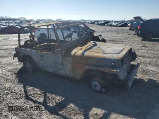 1995 Jeep Wrangler S with VIN 1J4FY19P9SP301556, listed as a Copart auction lot 42497725 with 0 mi miles and Salvage Title. Bid and sale history available at carsss.com. Image 4.