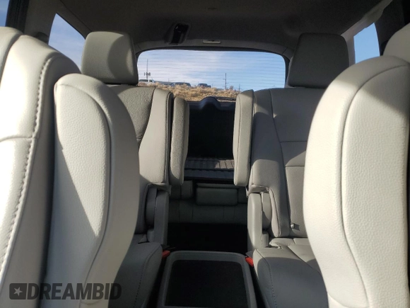 2022 Honda Pilot Touring 7-Passenger with VIN 5FNYF6H64NB011184, listed as a Copart auction lot 44469745 with 18,079 mi miles and Salvage Title. Bid and sale history available at carsss.com. Image 10.