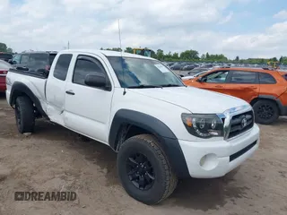 2008 Toyota Tacoma with VIN 5TEUU42N18Z572275, listed as a IAAI auction lot 42584795 with 262,017 mi miles and . Bid and sale history available at DreamBid. Image 1.