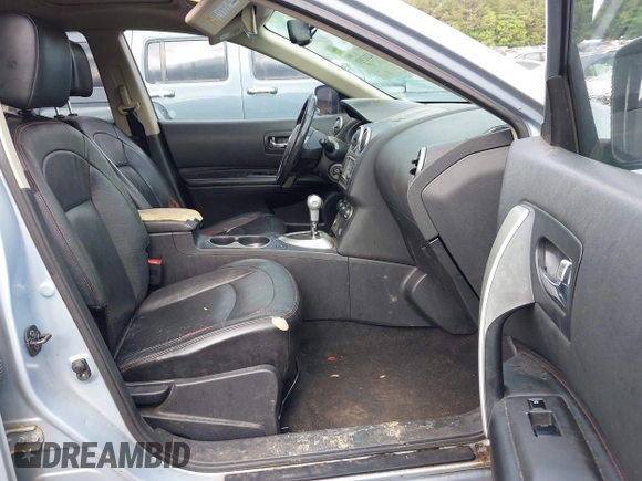 2011 Nissan Rogue SV with VIN JN8AS5MT6BW178421, listed as a IAAI auction lot 42113931 with 174,879 mi miles. Bid and sale history available at carsss.com. Image 5.