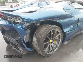2022 Ferrari SF90 z VIN ZFF96NMA5N0283932, wystawiony jako IAAI lot #41702380 z przebiegiem 5 203 mil mil oraz . Historia ofert i sprzedaży dostępna na DreamBid. Obrazek 17.