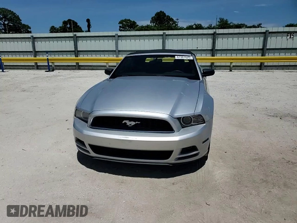 2014 Ford Mustang V6 with VIN 1ZVBP8EM6E5280254, listed as a Copart auction lot 61367625 with 81,346 mi miles and Salvage title. Bid and sale history available at DreamBid. Image 13.
