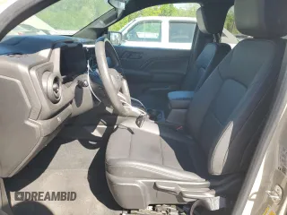 2023 Chevrolet Colorado 4WD Trail Boss с VIN 1GCPTEEK5P1157847, выставлен на аукционе Copart как лот 53582575 с пробегом 38 451 миль миль и Списание • Salvage title. История ставок и продаж доступна на DreamBid. Изображение 7.