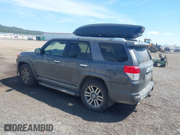 2011 Toyota 4Runner Trail z VIN JTEBU5JR2B5038483, wystawiony jako IAAI lot #42229355 z przebiegiem 207 245 mil mil oraz . Historia ofert i sprzedaży dostępna na DreamBid. Obrazek 3.