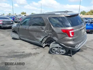 2016 Ford Explorer XLT with VIN 1FM5K7D88GGB06492, listed as a IAAI auction lot 41955740 with 1 mi miles. Bid and sale history available at carsss.com. Image 3.