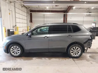 2018 Volkswagen Tiguan S with VIN 3VV1B7AX7JM106531, listed as a IAAI auction lot 41668403 with 119,885 mi miles. Bid and sale history available at carsss.com. Image 15.