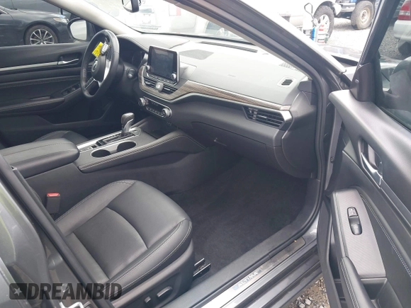 2019 Nissan Altima 2.5 Platinum with VIN 1N4BL4FW5KC194471, listed as a IAAI auction lot 41921471 with 28,313 mi miles. Bid and sale history available at carsss.com. Image 5.