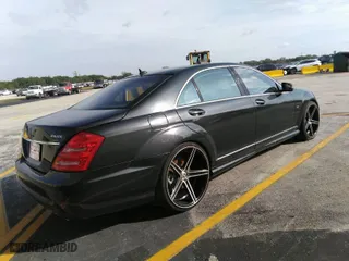2012 Mercedes-Benz S-Class S 550 with VIN WDDNG9EB6CA432600, listed as a IAAI auction lot 41932873 with 98,117 mi miles. Bid and sale history available at carsss.com. Image 4.