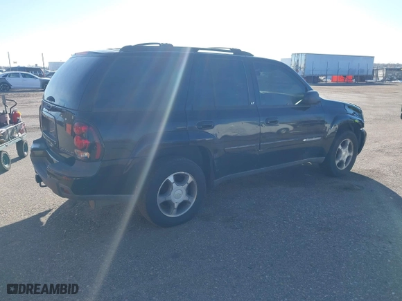 2004 Chevrolet TrailBlazer LS with VIN 1GNDT13S842254665, listed as a IAAI auction lot 40991990 with 279,045 mi miles. Bid and sale history available at carsss.com. Image 4.