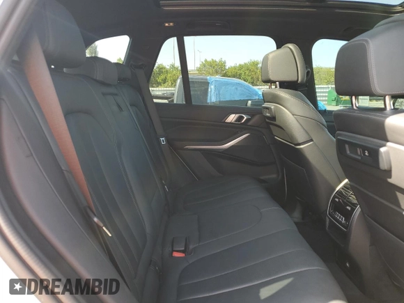 2022 BMW X5 xDrive40i z VIN 5UXCR6C05N9K44844, wystawiony jako Copart lot #52027125 z przebiegiem 50 382 mil mil oraz Nie do naprawy • Non repairable. Historia ofert i sprzedaży dostępna na DreamBid. Obrazek 11.