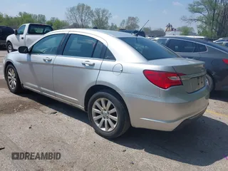 2011 Chrysler 200 Touring with VIN 1C3BC1FB3BN501103, listed as a IAAI auction lot 42073068 with 113,478 mi miles. Bid and sale history available at carsss.com. Image 3.