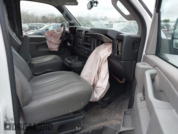2018 GMC Savana Cargo with VIN 1GTW7AFP0J1313397, listed as a IAAI auction lot 41057578 with 147,304 mi miles and . Bid and sale history available at DreamBid. Image 5.