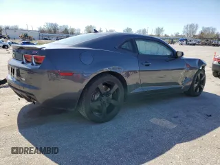 2010 Chevrolet Camaro 2SS z VIN 2G1FT1EW1A9133855, wystawiony jako Copart lot #49409505 z przebiegiem 115 651 mil mil oraz Szkody całkowita. Historia ofert i sprzedaży dostępna na DreamBid. Obrazek 3.