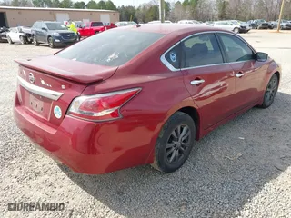 2015 Nissan Altima 2.5 with VIN 1N4AL3AP2FC179390, listed as a IAAI auction lot 41833729 with 191,760 mi miles. Bid and sale history available at carsss.com. Image 4.
