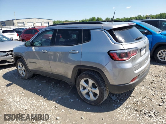 2018 Jeep Compass Latitude z VIN 3C4NJDBB6JT392821, wystawiony jako Copart lot #57628865 z przebiegiem 217 327 mil mil oraz Szkoda całkowita • Salvage title. Historia ofert i sprzedaży dostępna na DreamBid. Obrazek 2.