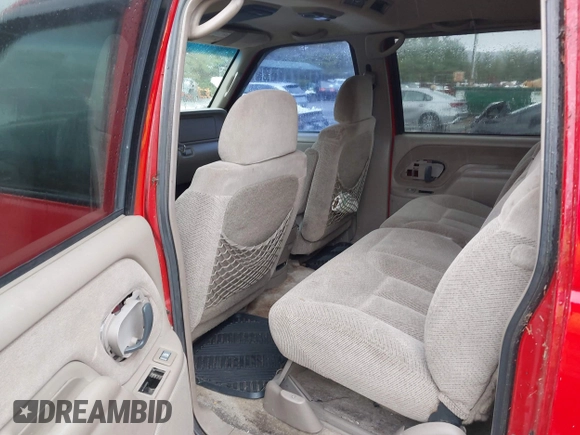 1999 Chevrolet Suburban with VIN 3GNEC16R7XG248641, listed as a IAAI auction lot 41964302 with 183,384 mi miles. Bid and sale history available at carsss.com. Image 8.